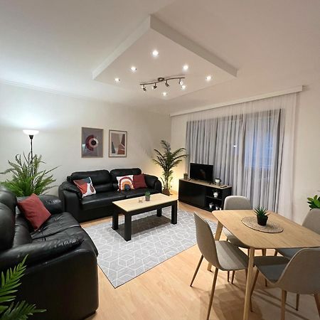 Charming 2 Bedroom Apartment สโกเปีย ภายนอก รูปภาพ