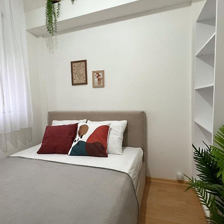 Charming 2 Bedroom Apartment สโกเปีย ภายนอก รูปภาพ