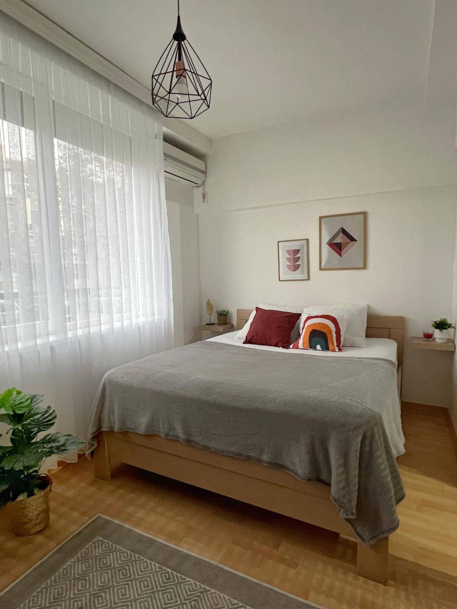 Charming 2 Bedroom Apartment สโกเปีย ภายนอก รูปภาพ